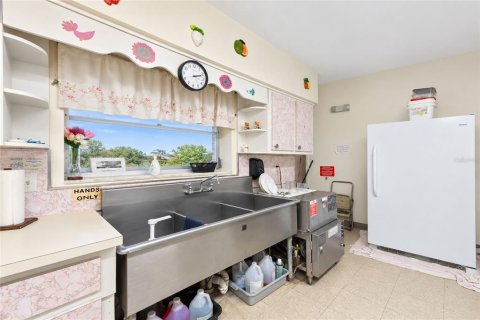 Propiedad comercial en venta en Port Charlotte, Florida, 466.65 m2 № 2412646 - foto 15