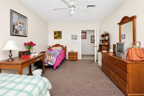Propiedad comercial en venta en Port Charlotte, Florida, 466.65 m2 № 2412646 - foto 24