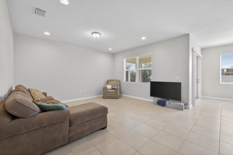 House in Riverview, Florida 3 bedrooms, 159.98 sq.m. № 1847809 - photo 17