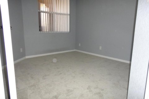 Condo in West Palm Beach, Florida, 3 bedrooms  № 2086803 - photo 7