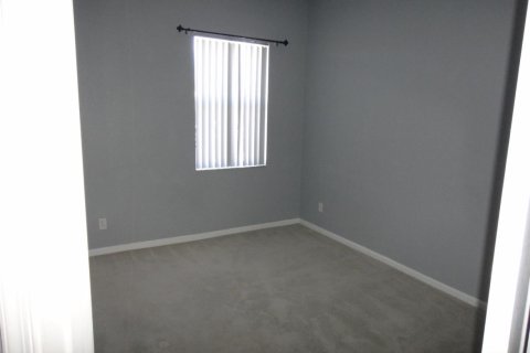 Condo in West Palm Beach, Florida, 3 bedrooms  № 2086803 - photo 10