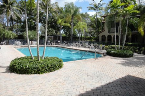 Condo in West Palm Beach, Florida, 3 bedrooms  № 2086803 - photo 17