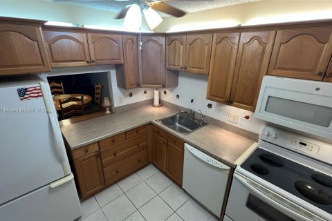 Condominio en venta en Margate, Florida, 2 dormitorios, 91.97 m2 № 1939733 - foto 3