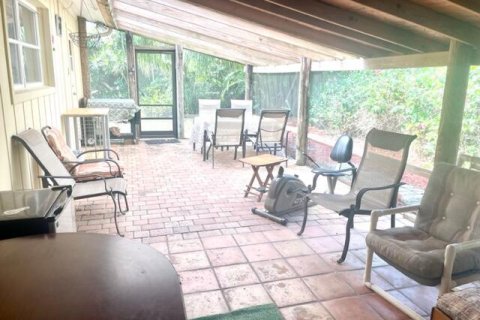 Casa en alquiler en Vero Beach, Florida, 3 dormitorios, 147.16 m2 № 618075 - foto 1