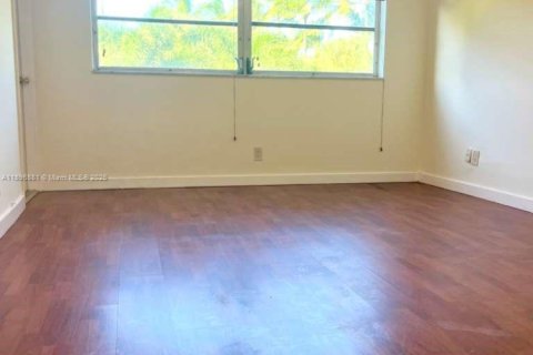 Снять в аренду кондоминиум в Халландейл-Бич, Флорида 1 спальня, 72.93м2, № 1949783 - фото 9