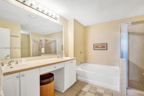 Copropriété à vendre à Aventura, Floride: 2 chambres, 160.72 m2 № 2255156 - photo 15
