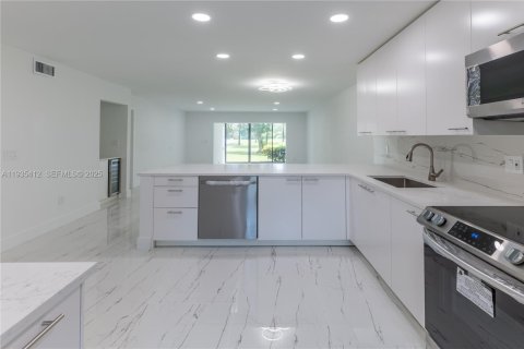 Condo in Boca Raton, Florida, 2 bedrooms  № 1993575 - photo 7