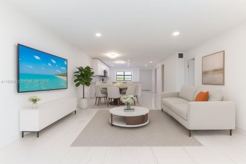 Condo in Boca Raton, Florida, 2 bedrooms  № 1993575 - photo 11