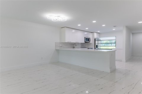 Condo in Boca Raton, Florida, 2 bedrooms  № 1993575 - photo 2