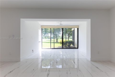 Condo in Boca Raton, Florida, 2 bedrooms  № 1993575 - photo 17