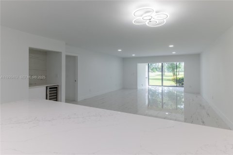 Condo in Boca Raton, Florida, 2 bedrooms  № 1993575 - photo 10