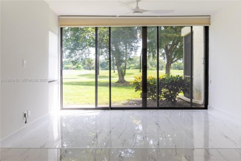 Condo in Boca Raton, Florida, 2 bedrooms  № 1993575 - photo 19