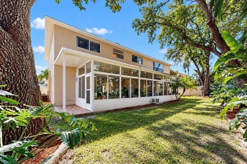 Villa ou maison à vendre à Riverview, Floride: 5 chambres, 284.28 m2 № 2437383 - photo 2