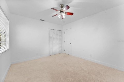 House in Tampa, Florida 3 bedrooms, 142.7 sq.m. № 2379622 - photo 23