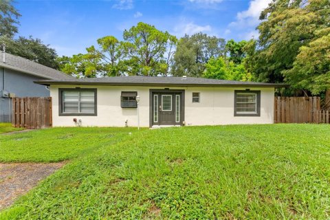 House in Tampa, Florida 3 bedrooms, 142.7 sq.m. № 2379622