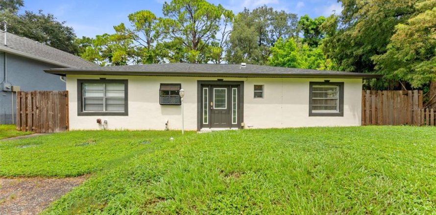 House in Tampa, Florida 3 bedrooms, 142.7 sq.m. № 2379622