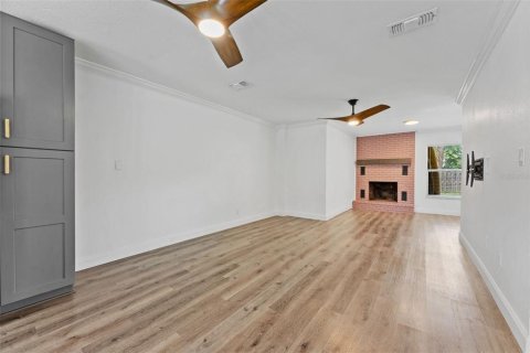 House in Tampa, Florida 3 bedrooms, 142.7 sq.m. № 2379622 - photo 10