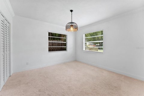 House in Tampa, Florida 3 bedrooms, 142.7 sq.m. № 2379622 - photo 16