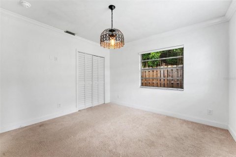 House in Tampa, Florida 3 bedrooms, 142.7 sq.m. № 2379622 - photo 18