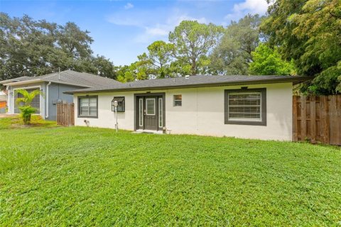 House in Tampa, Florida 3 bedrooms, 142.7 sq.m. № 2379622 - photo 2