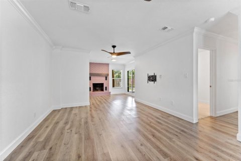 House in Tampa, Florida 3 bedrooms, 142.7 sq.m. № 2379622 - photo 11