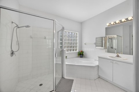 House in Miami, Florida 3 bedrooms, 150.69 sq.m. № 2276241 - photo 27