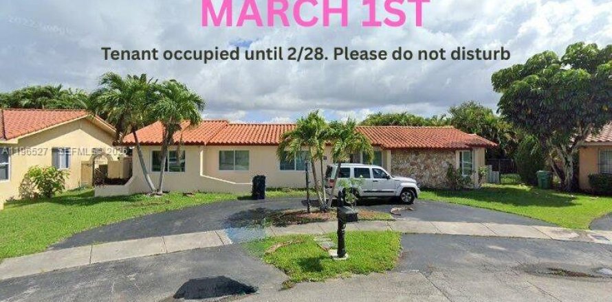 Дом в Майами, Флорида 4 спальни, 162.3м2 № 2036366