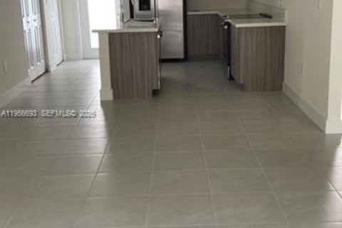 Copropriété à vendre à Doral, Floride: 1 chambre, 68.56 m2 № 2010636 - photo 5