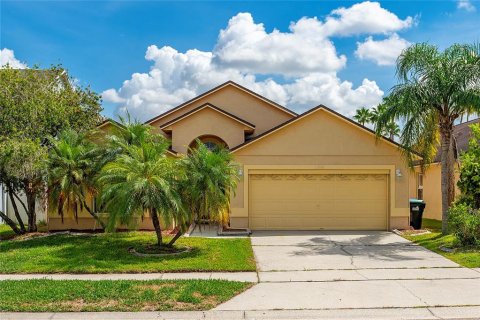 House in Orlando, Florida 4 bedrooms, 165.09 sq.m. № 1885362 - photo 1