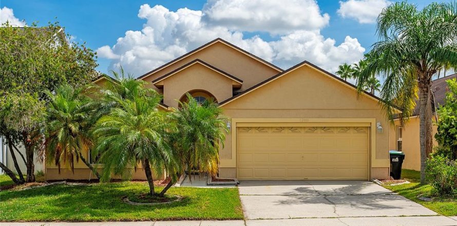 House in Orlando, Florida 4 bedrooms, 165.09 sq.m. № 1885362