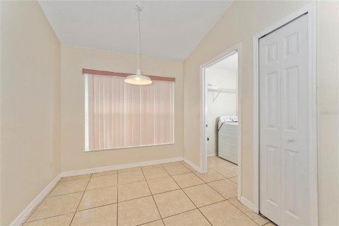 House in Orlando, Florida 4 bedrooms, 165.09 sq.m. № 1885362 - photo 10