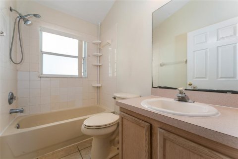 House in Orlando, Florida 4 bedrooms, 165.09 sq.m. № 1885362 - photo 23