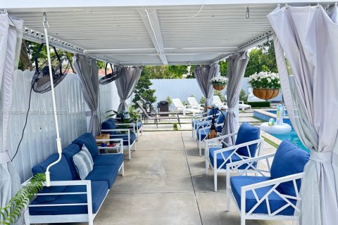 Casa en venta en Miami, Florida, 3 dormitorios, 224.36 m2 № 2003631 - foto 11