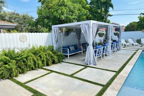 Casa en venta en Miami, Florida, 3 dormitorios, 224.36 m2 № 2003631 - foto 6