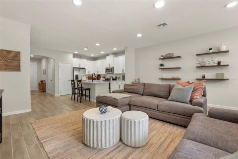 Touwnhouse à vendre à Oviedo, Floride: 3 chambres, 171.5 m2 № 2236997 - photo 8