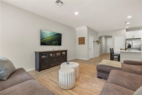 Touwnhouse à vendre à Oviedo, Floride: 3 chambres, 171.5 m2 № 2236997 - photo 7