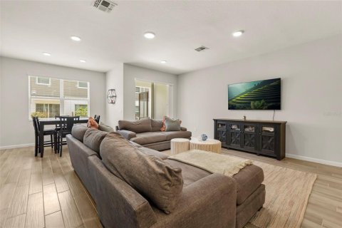 Touwnhouse à vendre à Oviedo, Floride: 3 chambres, 171.5 m2 № 2236997 - photo 6