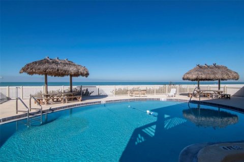 Condo in Belleair Beach, Florida, 1 bedroom  № 2115926 - photo 25