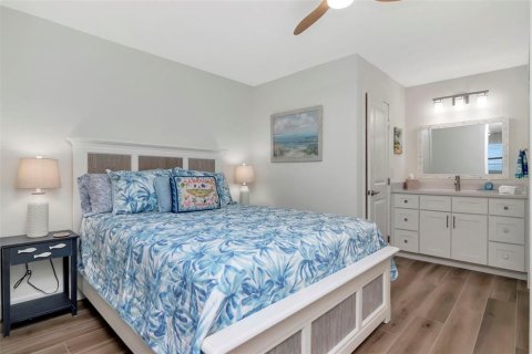 Condo in Belleair Beach, Florida, 1 bedroom  № 2115926 - photo 16