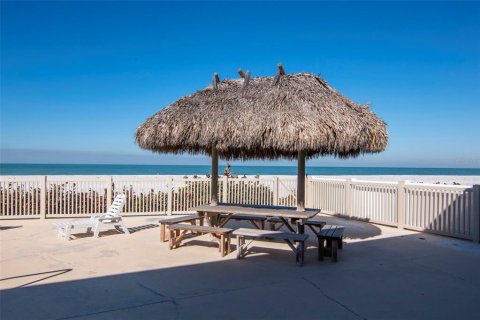 Condo in Belleair Beach, Florida, 1 bedroom  № 2115926 - photo 26