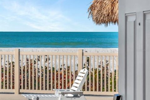 Condo in Belleair Beach, Florida, 1 bedroom  № 2115926 - photo 28