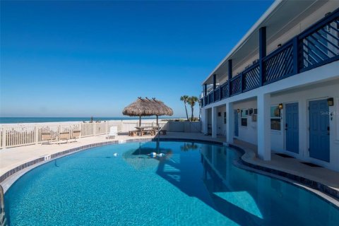 Condo in Belleair Beach, Florida, 1 bedroom  № 2115926 - photo 5