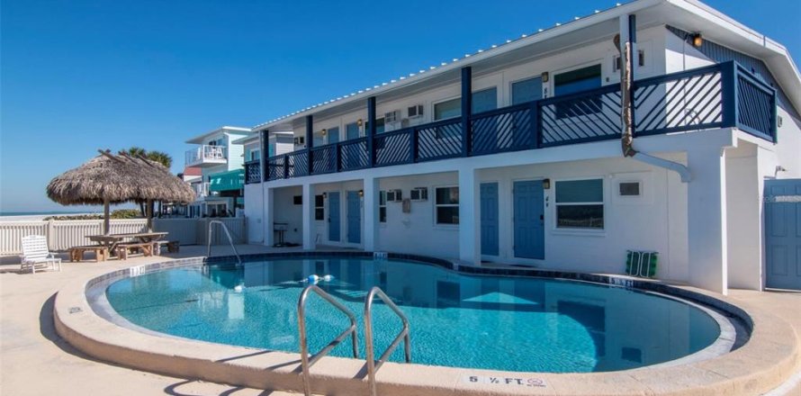 Condo in Belleair Beach, Florida, 1 bedroom  № 2115926