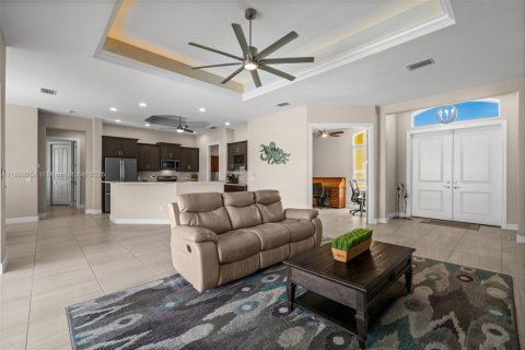 Casa en venta en Cape Coral, Florida, 4 dormitorios, 211.72 m2 № 1952383 - foto 19