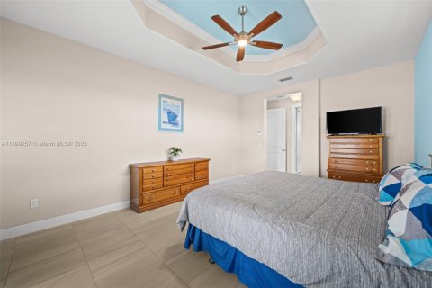 Casa en venta en Cape Coral, Florida, 4 dormitorios, 211.72 m2 № 1952383 - foto 21