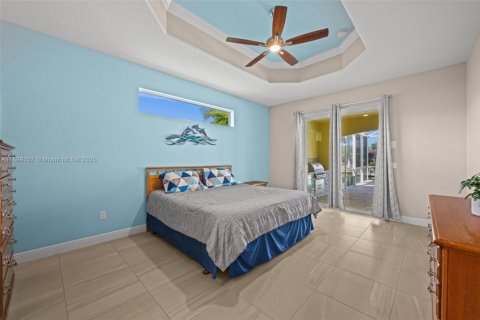 Casa en venta en Cape Coral, Florida, 4 dormitorios, 211.72 m2 № 1952383 - foto 20
