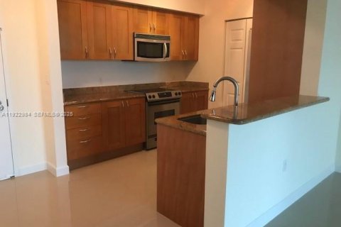 Copropriété à vendre à Hallandale Beach, Floride: 2 chambres, 100.43 m2 № 1976763 - photo 8