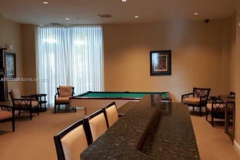 Copropriété à vendre à Hallandale Beach, Floride: 2 chambres, 100.43 m2 № 1976763 - photo 7