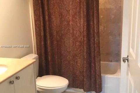 Copropriété à vendre à Hallandale Beach, Floride: 2 chambres, 100.43 m2 № 1976763 - photo 16