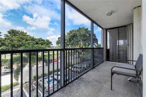 Condo in Oakland Park, Florida, 2 bedrooms  № 1889502 - photo 30